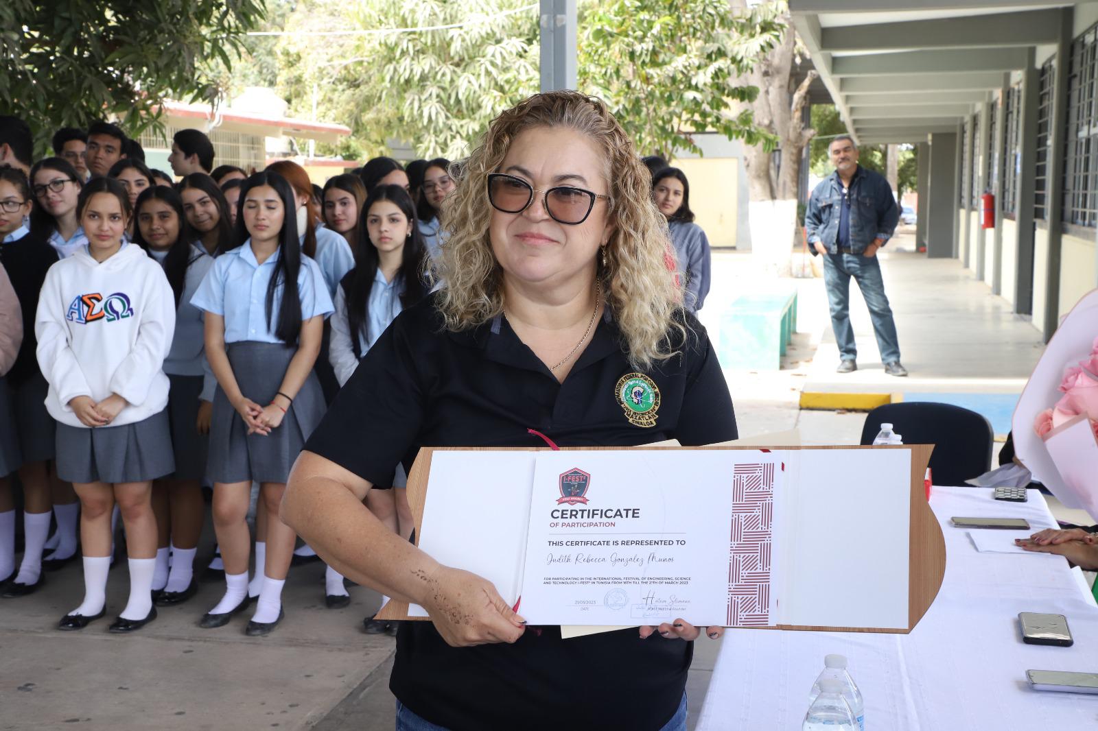$!Reciben a alumnas de la Prepa Vasconcelos, ganadoras del oro en Túnez