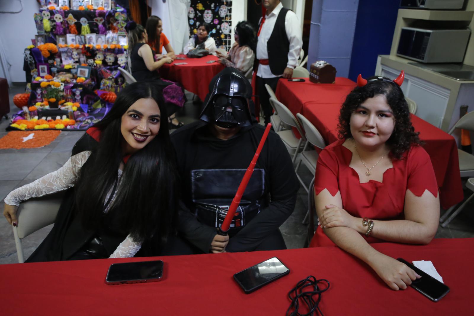 $!Stefani Ponzo, Manuel Serrano y Estefanía López.