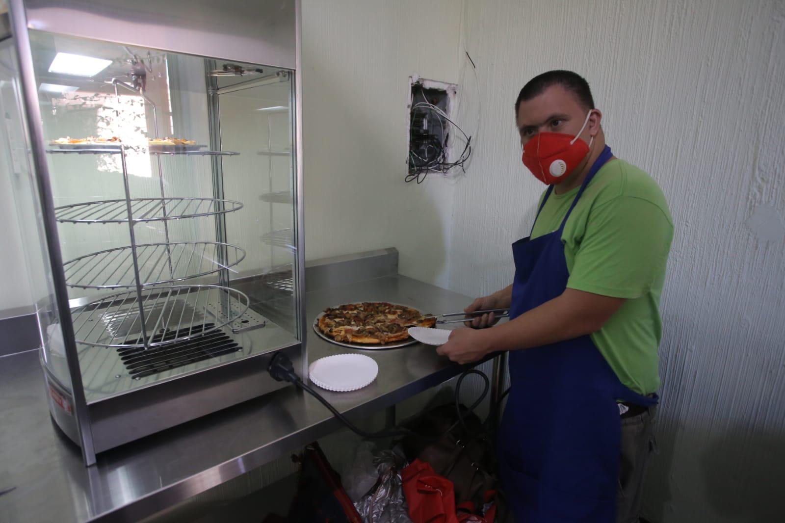 $!Pizzas Down, nuevo proyecto que impulsa la vida útil de personas con capacidades diferentes