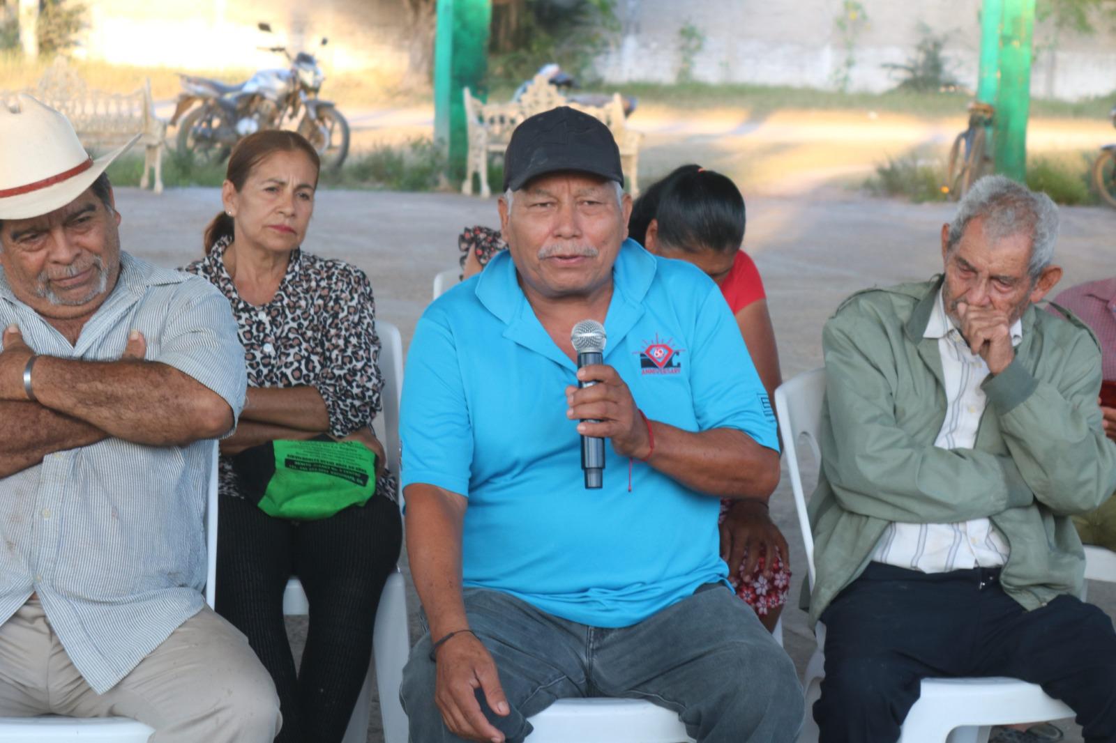 $!Ciudadanos de Palmito del Verde, en Escuinapa, piden mejoras en servicios y seguridad vial