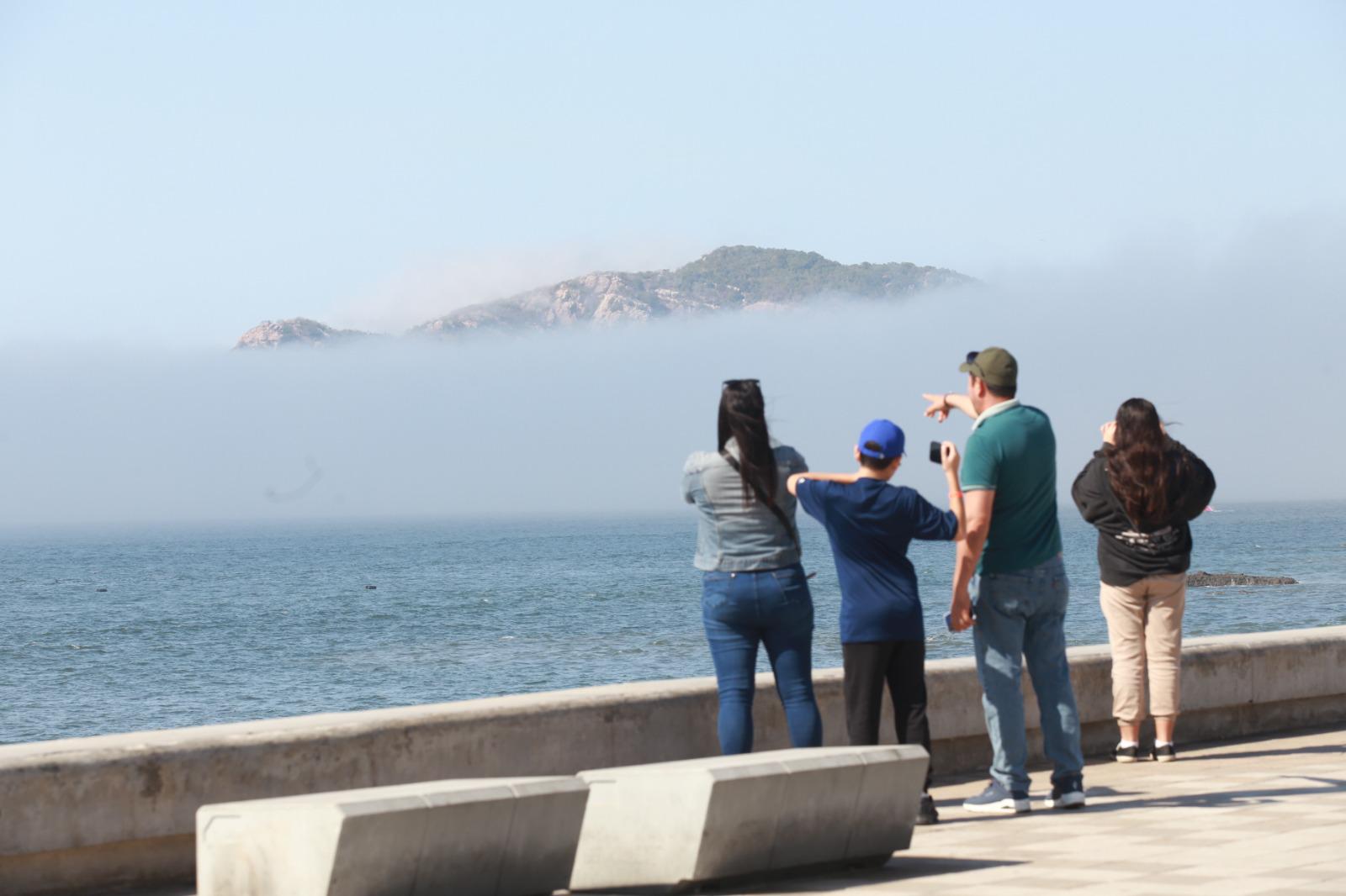 $!Cubre neblina gran parte de Mazatlán este lunes