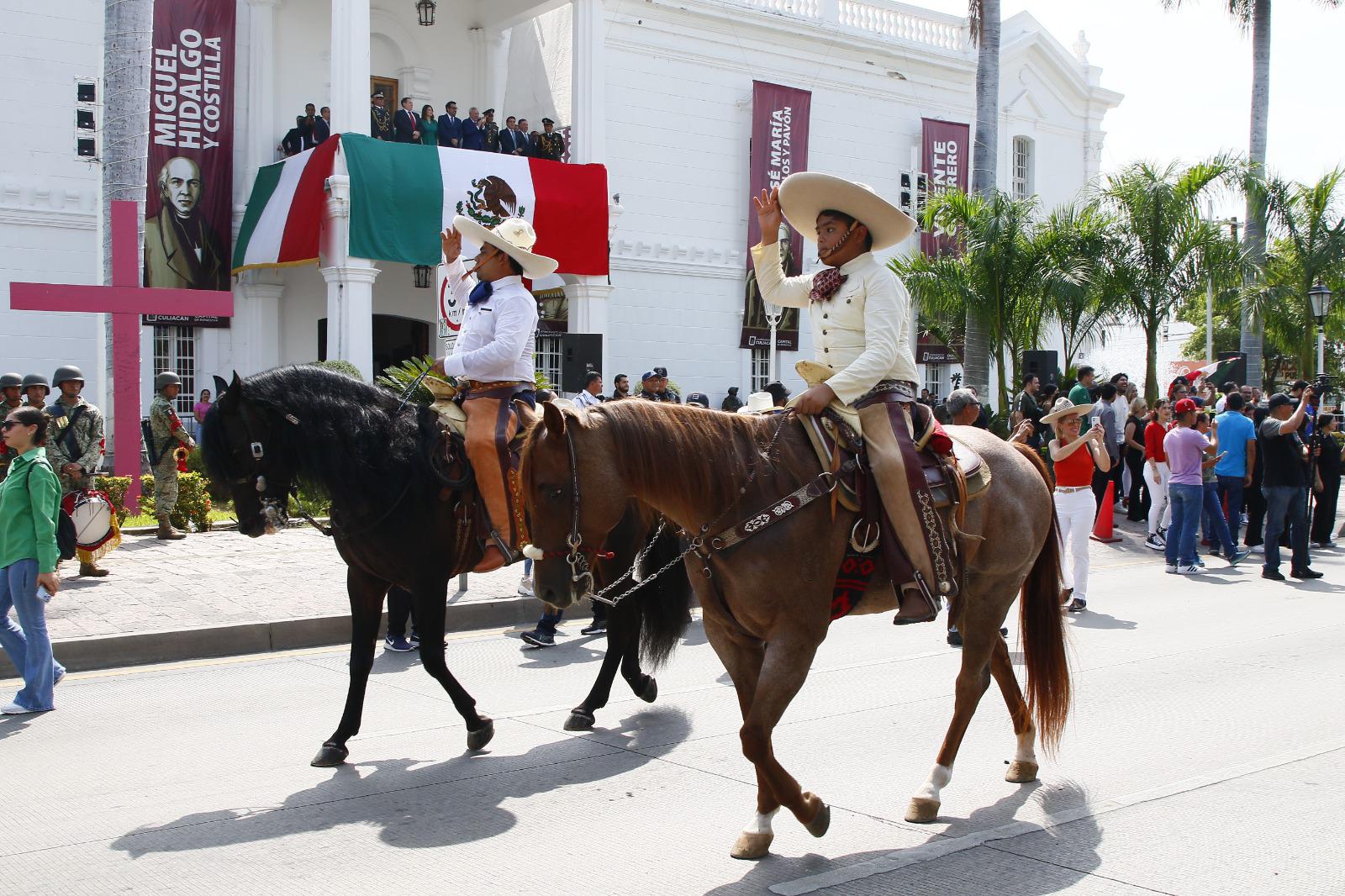 $!Realizan desfile militar en Culiacán por la Independencia de México