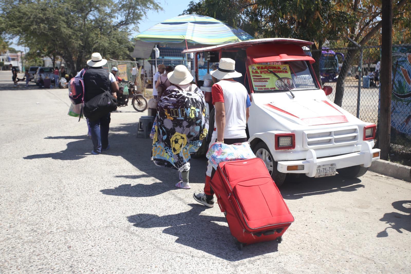 $!Reportan baja afluencia de turismo carretero durante puente largo en Mazatlán