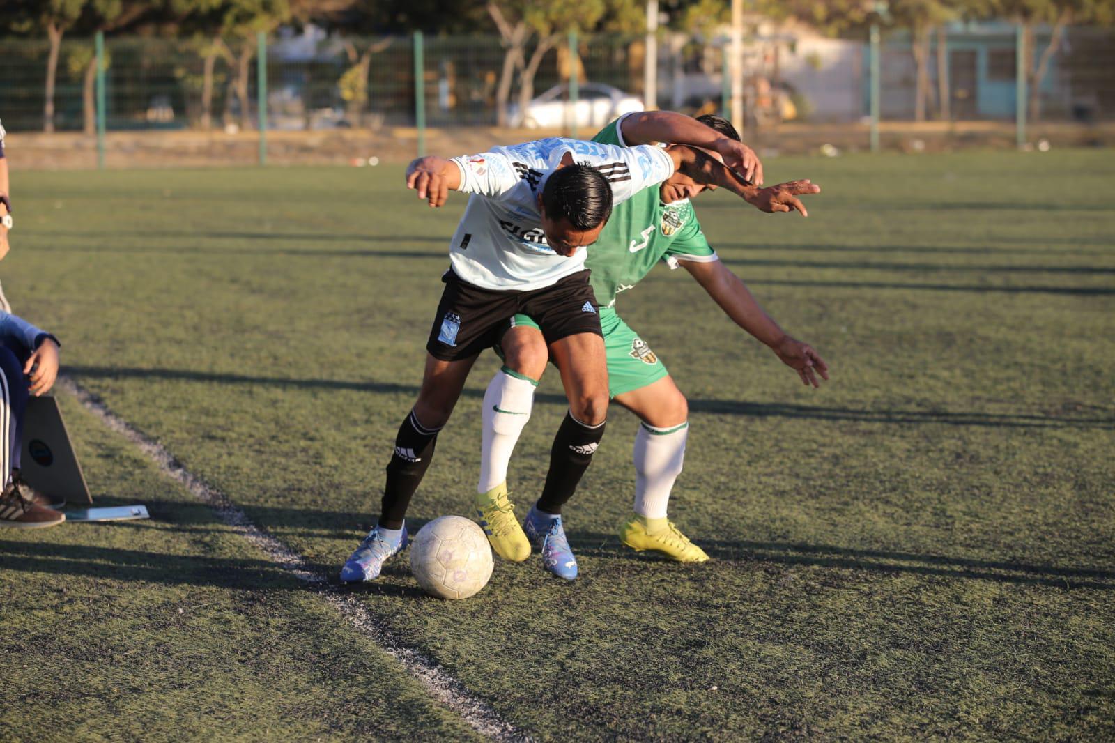 $!Rojos de Villa Unión detona todo su potencial ofensivo en la Liga de Futbol Superveteranos