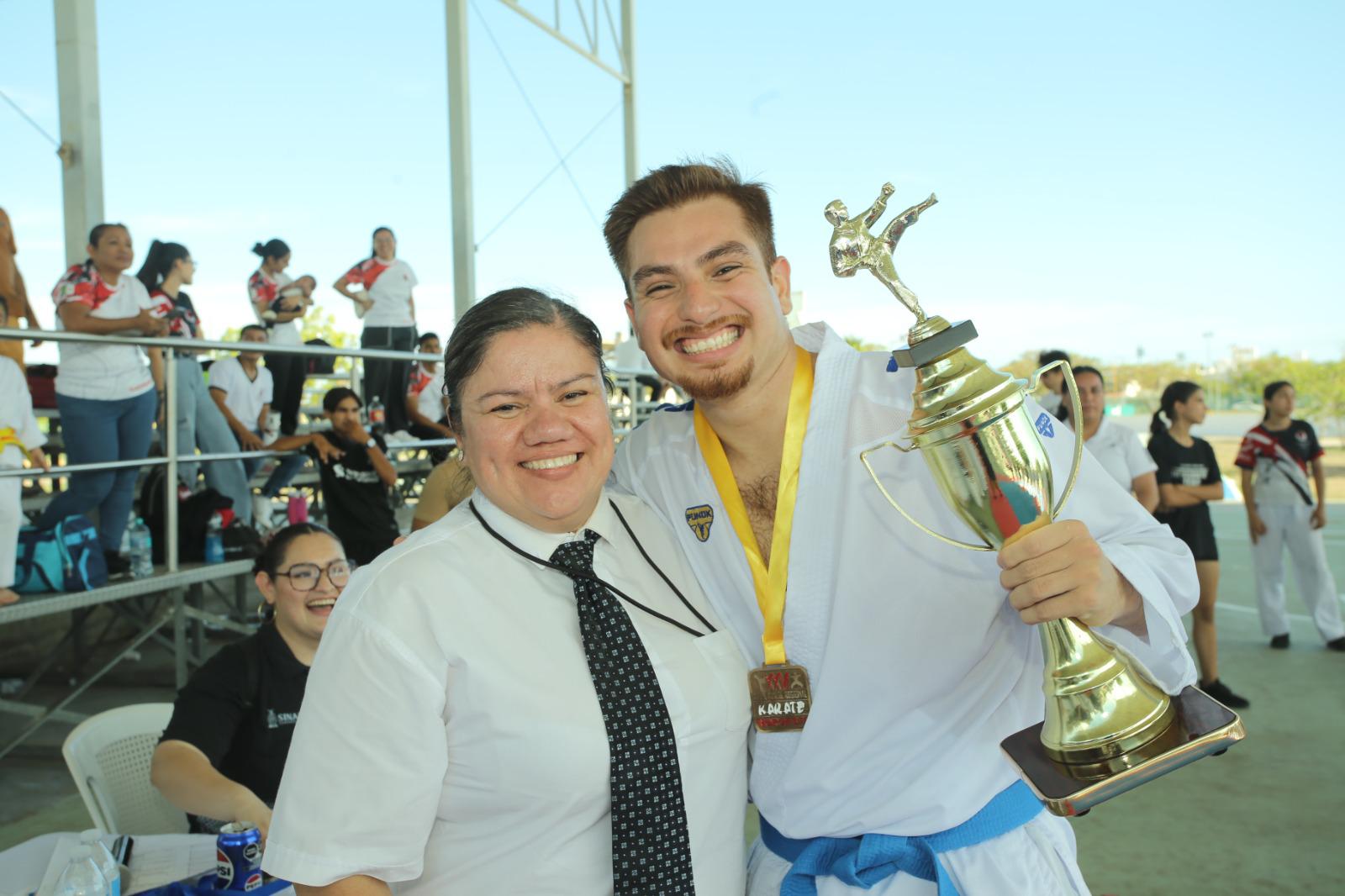 $!Jesús Moreno Bautista mantiene hegemonía en Copa de Karate Noroeste