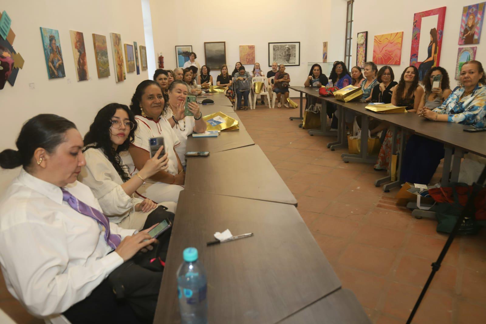 $!En este evento se reunieron mujeres comprometidas por la creación literaria.