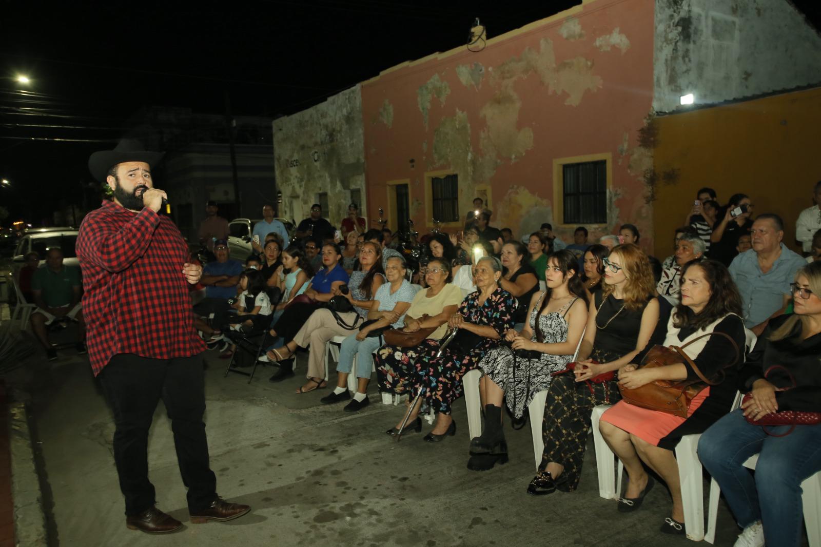 $!El tenor mazatleco se prepara para el concierto.