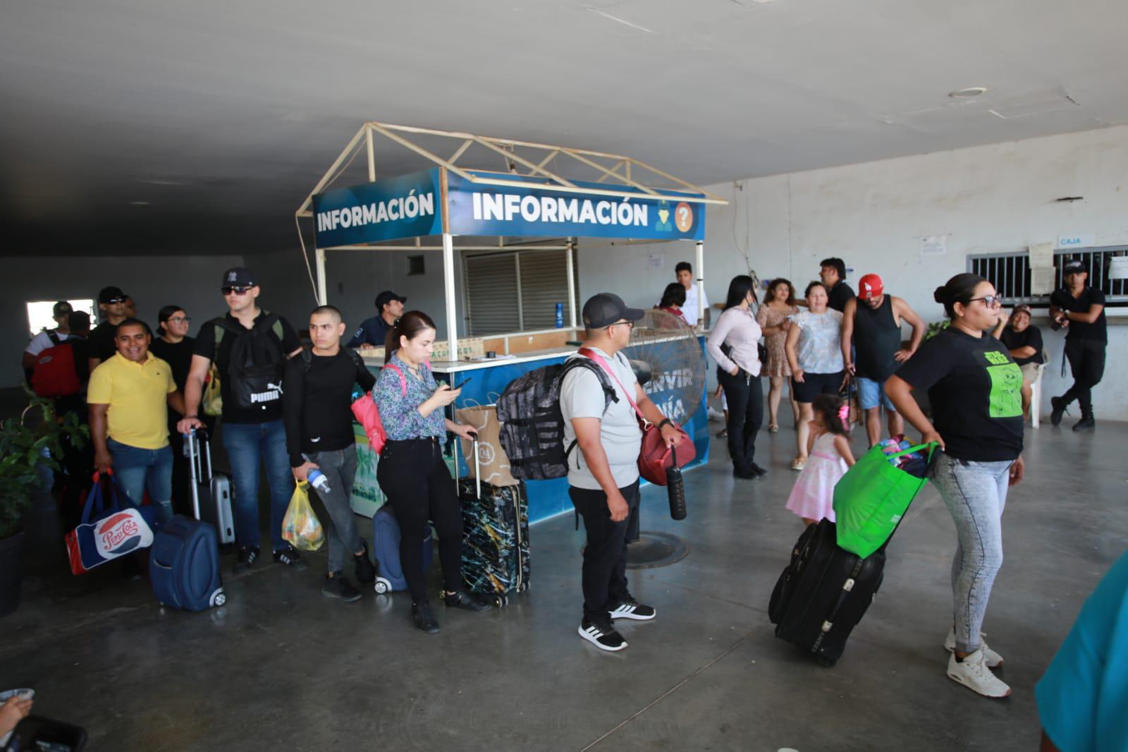 $!Se integran 74 cadetes de Mazatlán a la Universidad del Policía