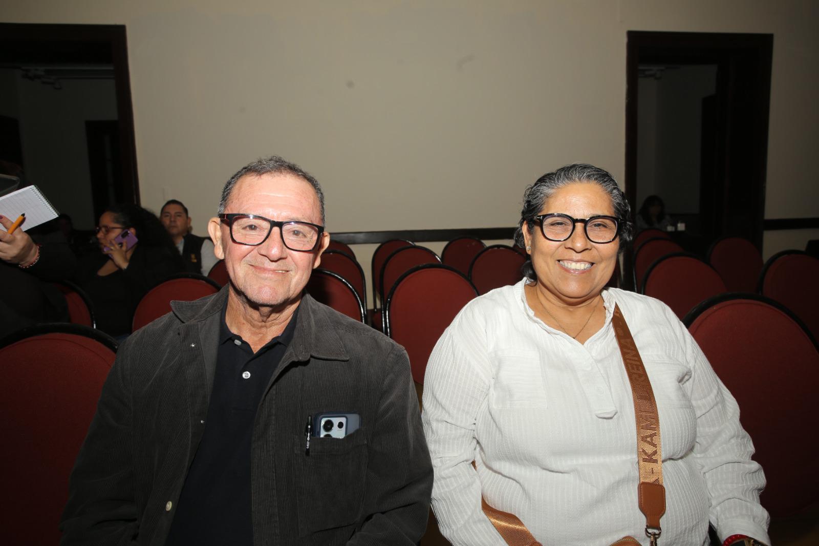 $!Luis Antonio Martínez y Dora Lizárraga.