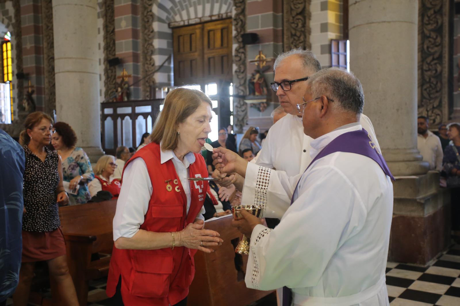 $!Obispo de Mazatlán invita a colaborar en la Colecta Nacional de la Cruz Roja Mexicana