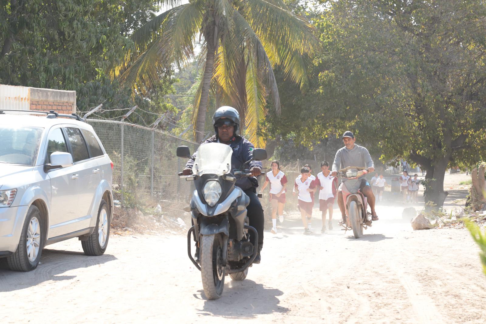 $!Celebran Primera Carrera Deportiva en la ETI 88 de la Isla de la Piedra