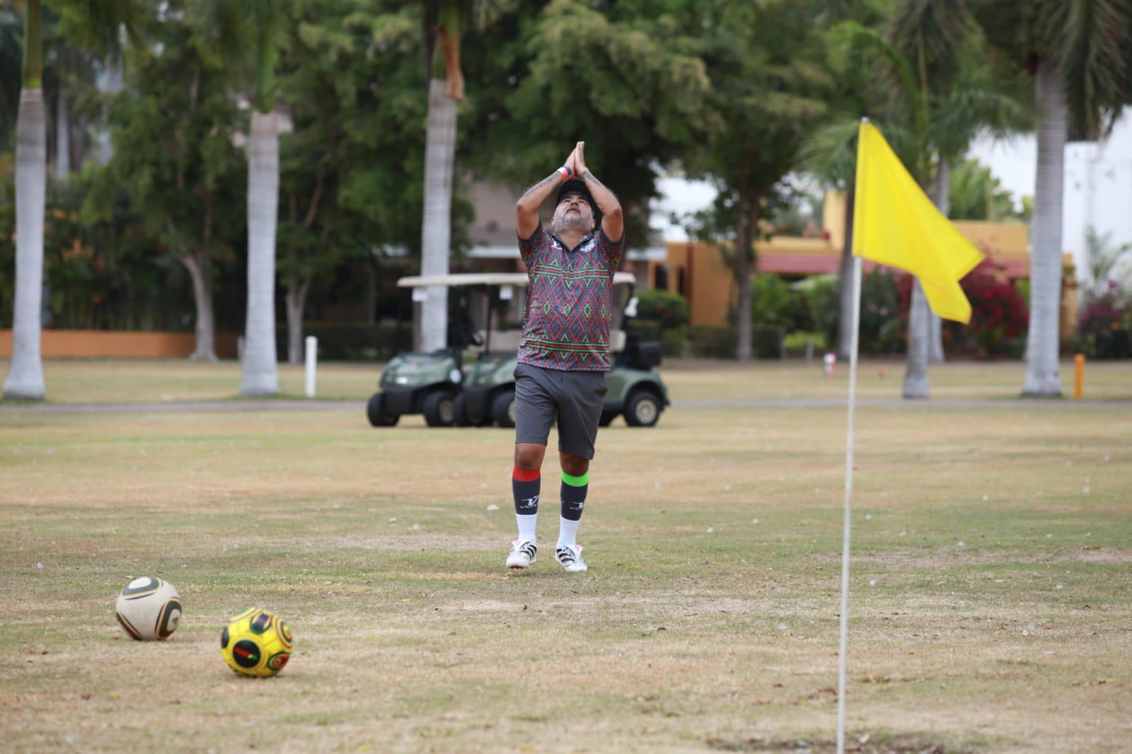 $!Patiño, ex jugador de Pumas, se adueña del Mazatlán Open de Foot Golf