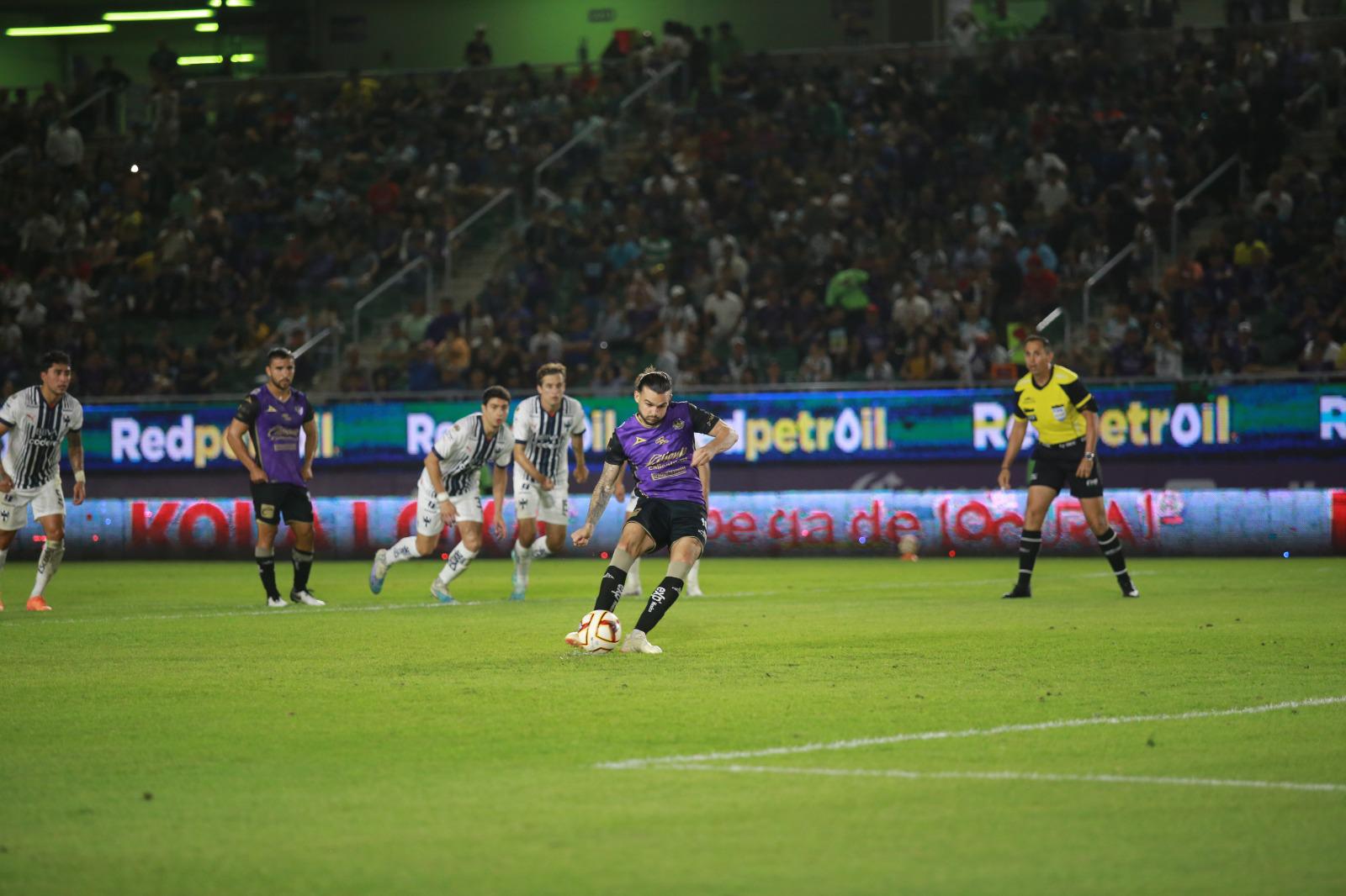 $!Mazatlán se despide con derrota en casa y Monterrey asegura liderato