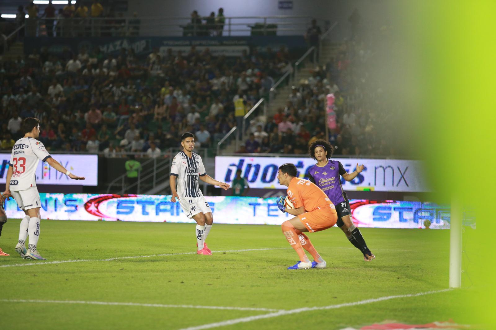 $!Mazatlán se despide con derrota en casa y Monterrey asegura liderato
