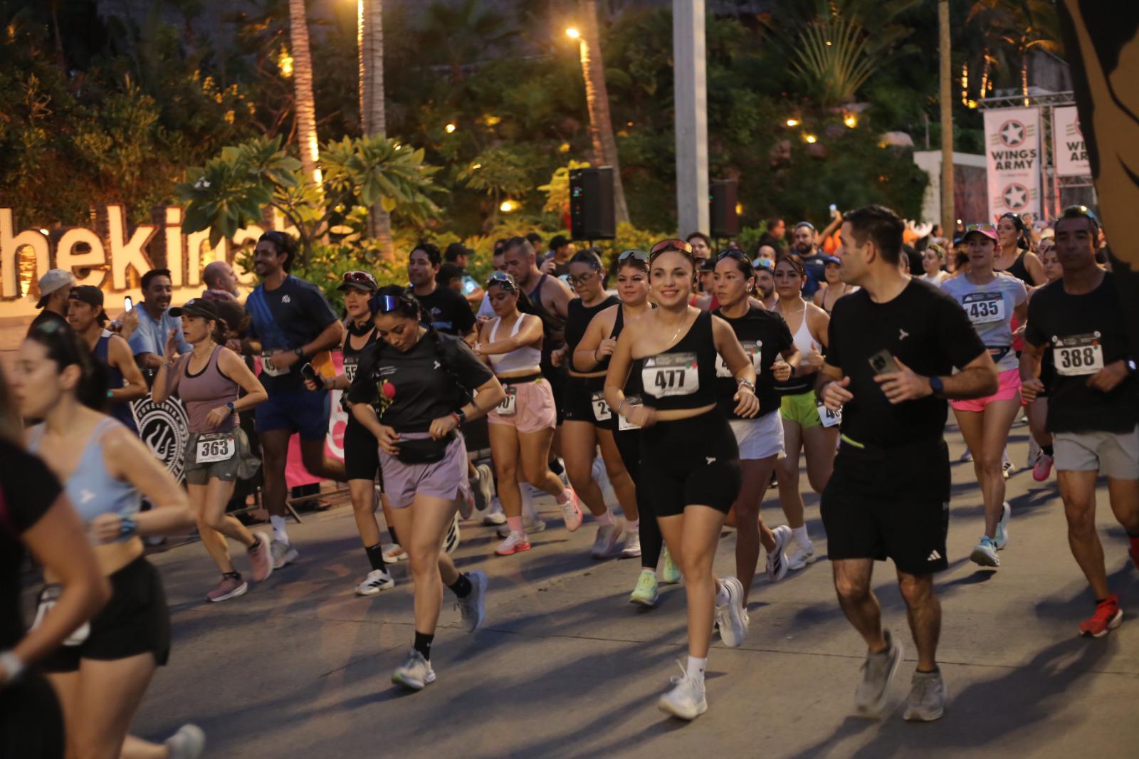 $!Olímpico Juan Luis Barrios conquista el Medio Maratón Mazatlán
