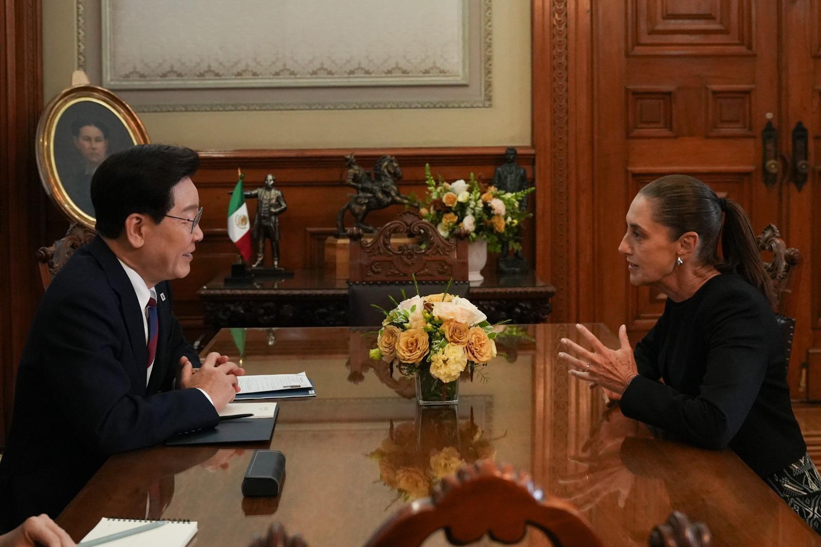 $!Sheinbaum recibe en Palacio Nacional a Presidente de Corea del Sur; firmarán acuerdo comercial y cultural