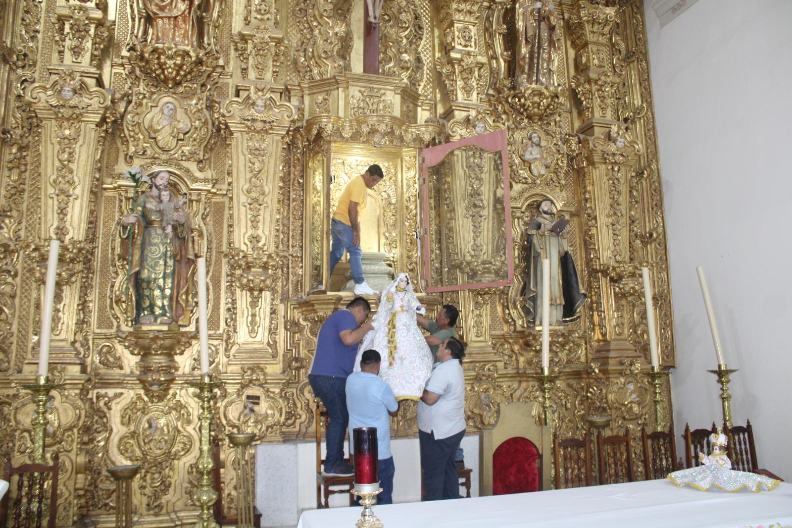 $!Visten a Nuestra Señora del Rosario de ‘lucero del amanecer’ para iniciar su fiesta
