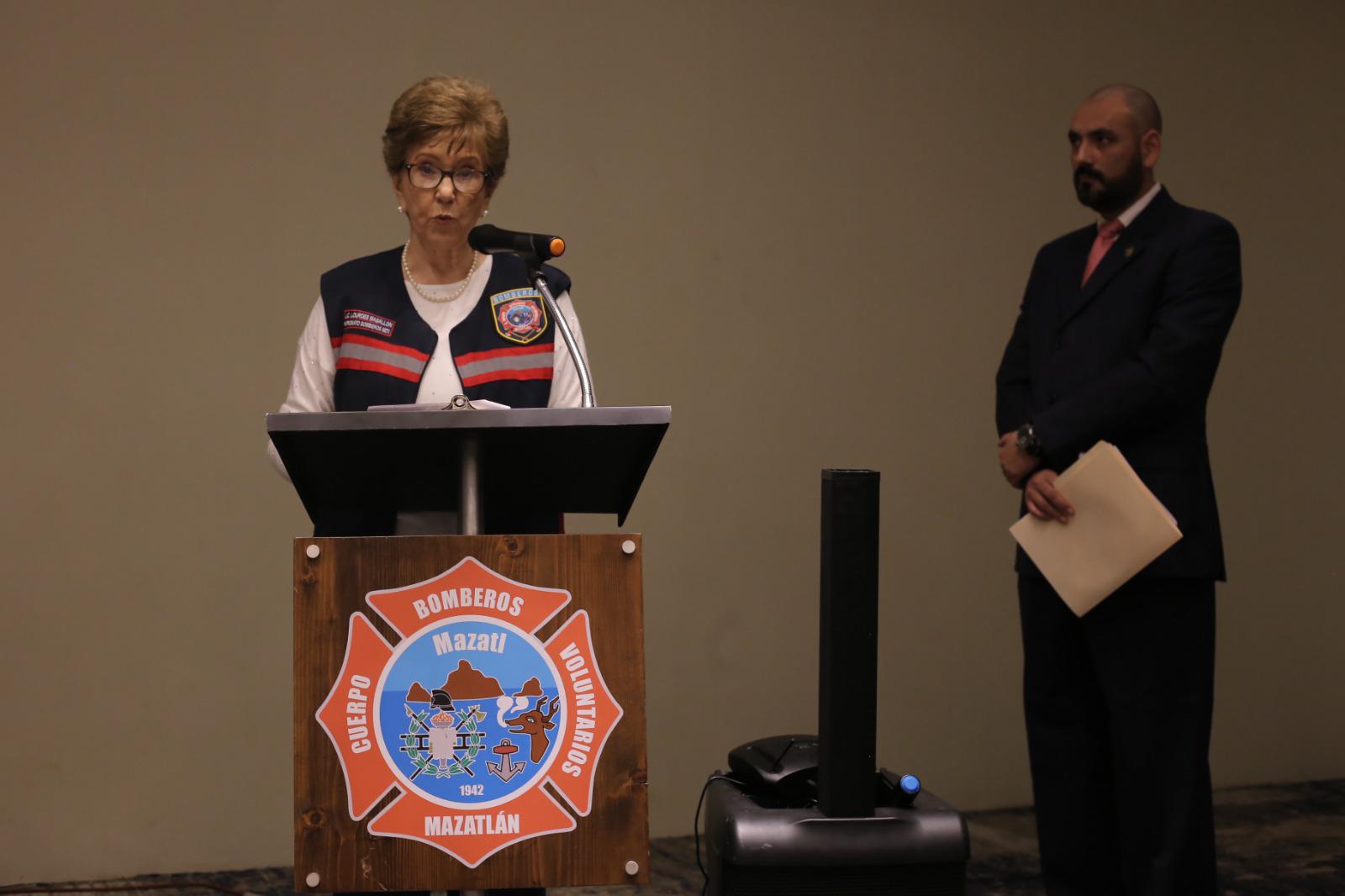 $!Lourdes Magallón, presidenta del Patronato, expresa un mensaje a los presentes.