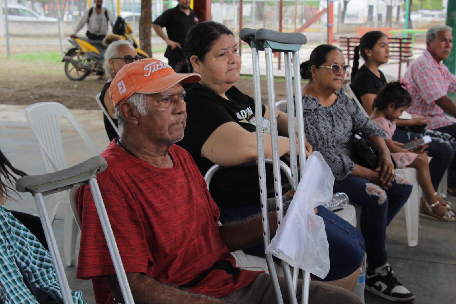 $!Entrega DIF Rosario sillas de ruedas y apoyos funcionales