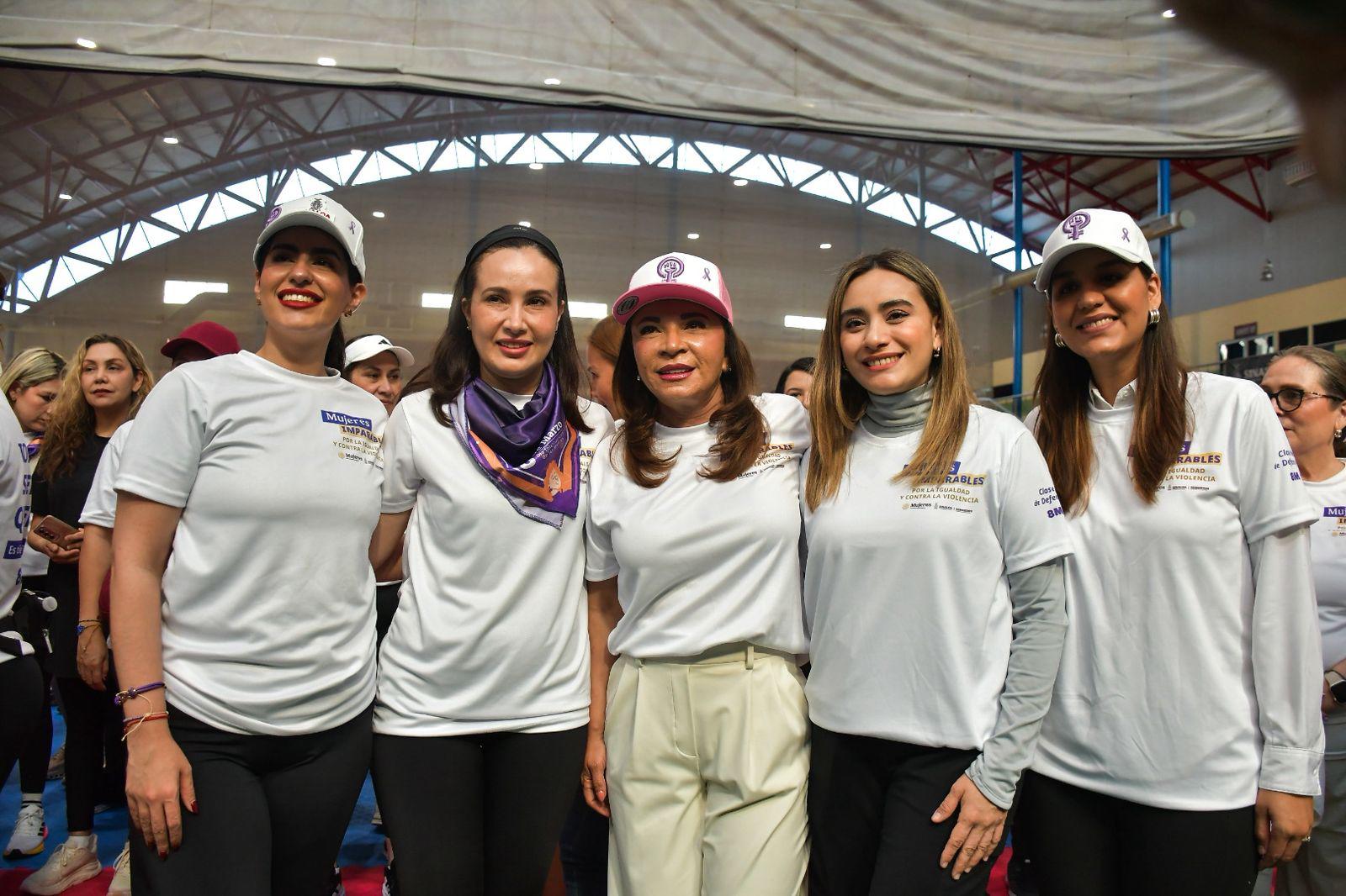 $!Más de mil mujeres llenan de fuerza el Gimnasio María del Rosario Espinoza en Culiacán