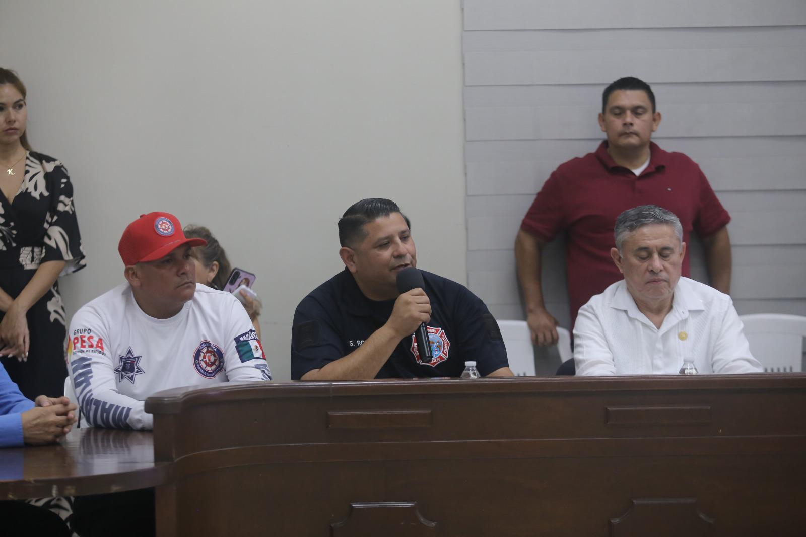 $!Alista Bomberos de Mazatlán personal y equipo ante posibles afectaciones por ‘Simon’