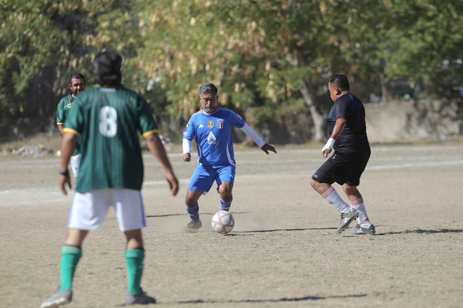 $!Del Bajío ve frenada su buena racha en Veteranos Diamante