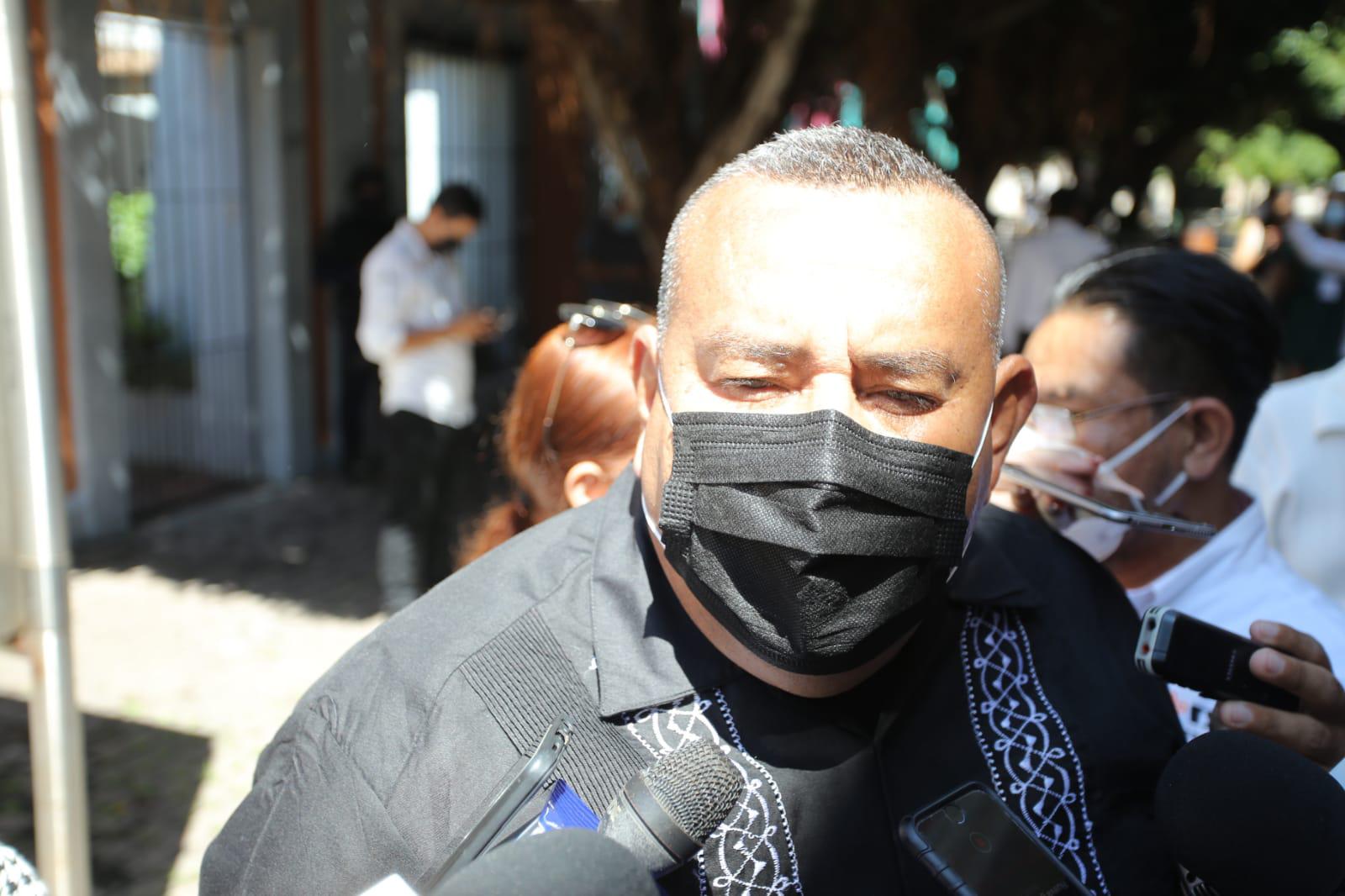 $!Pese a video, jefe de la Policía de Mazatlán niega ataques a joven feminista