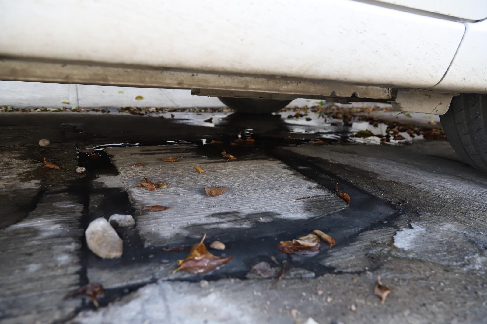 $!Exigen vecinos de Fraccionamiento Campo Bello, en Mazatlán, reparación de fuga de aguas negras