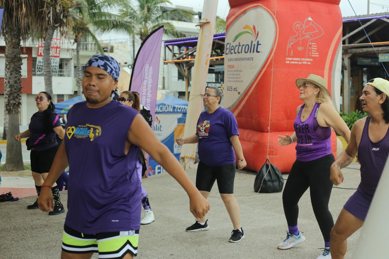 $!Celebra CRIT Sinaloa su primer ‘Zumbatón con causa’ al son de los ritmos latinos