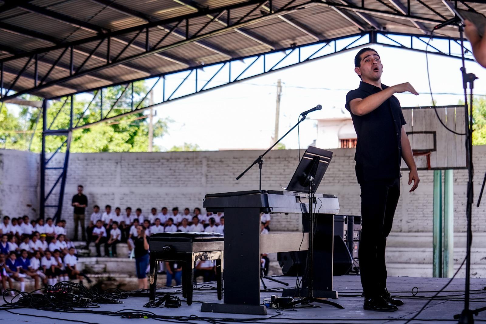 $!El coro está dirigido por Juan Pablo García, docente del Centro Municipal de las Artes.