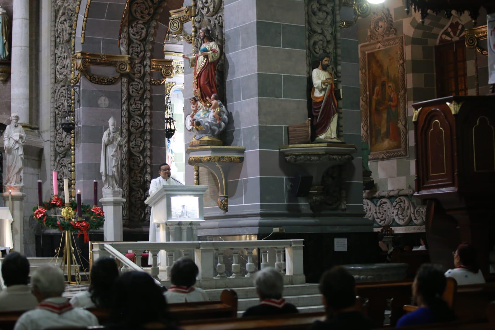 $!En Mazatlán realizan primera procesión por novenario de festejos del Día de la Virgen de la Inmaculada Concepción