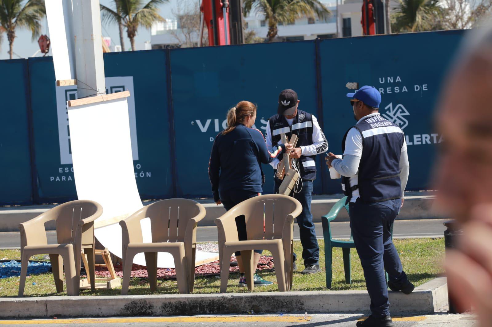 $!Asegura Oficialía Mayor 541 sillas durante desfiles del Carnaval