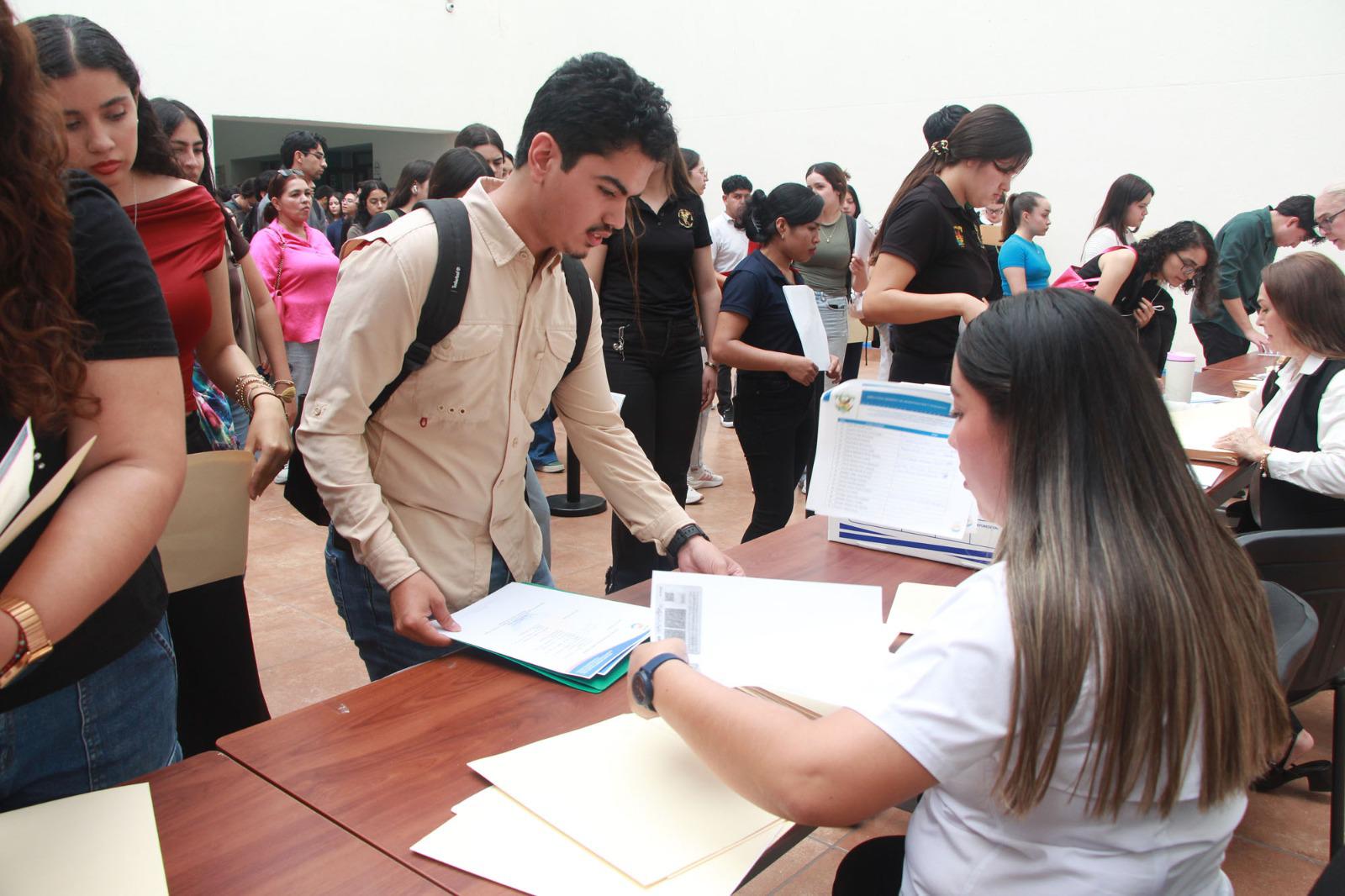 $!Da la UAS cálida despedida a delegación de 519 estudiantes que participan en el 31° Verano de la Investigación Científica y Tecnológica del Pacífico (DELFÍN)