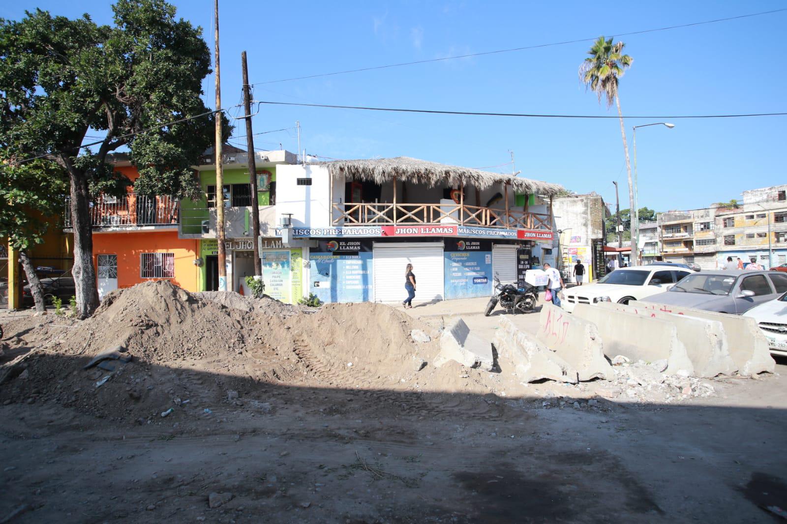 $!Deja Gobierno de ‘El Químico’ millonarios adeudos con constructuras; no hay dinero para terminar la rehabilitación de la Emilio Barragán