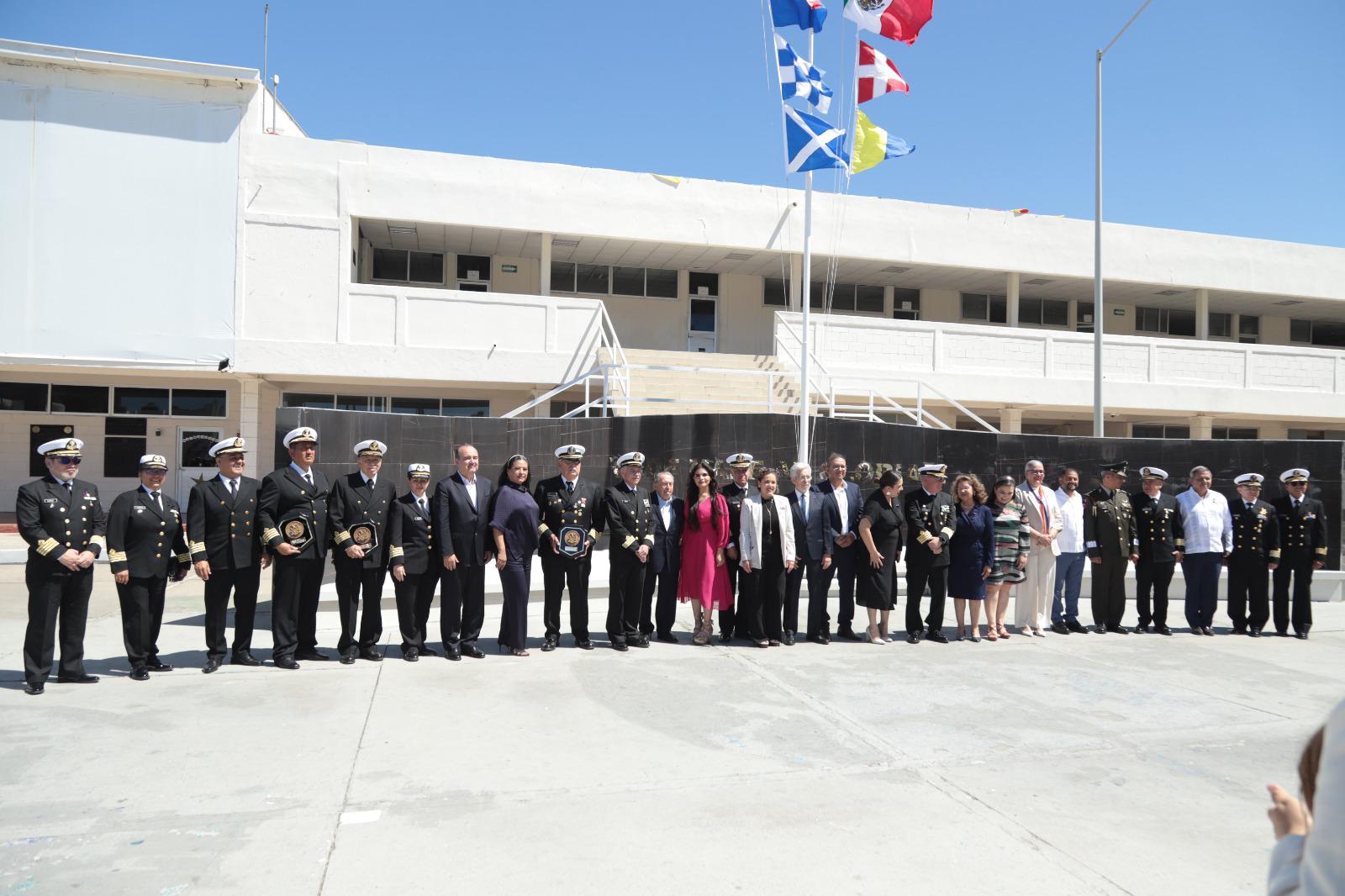 $!Autoridades e invitados especiales presidieron la ceremonia.