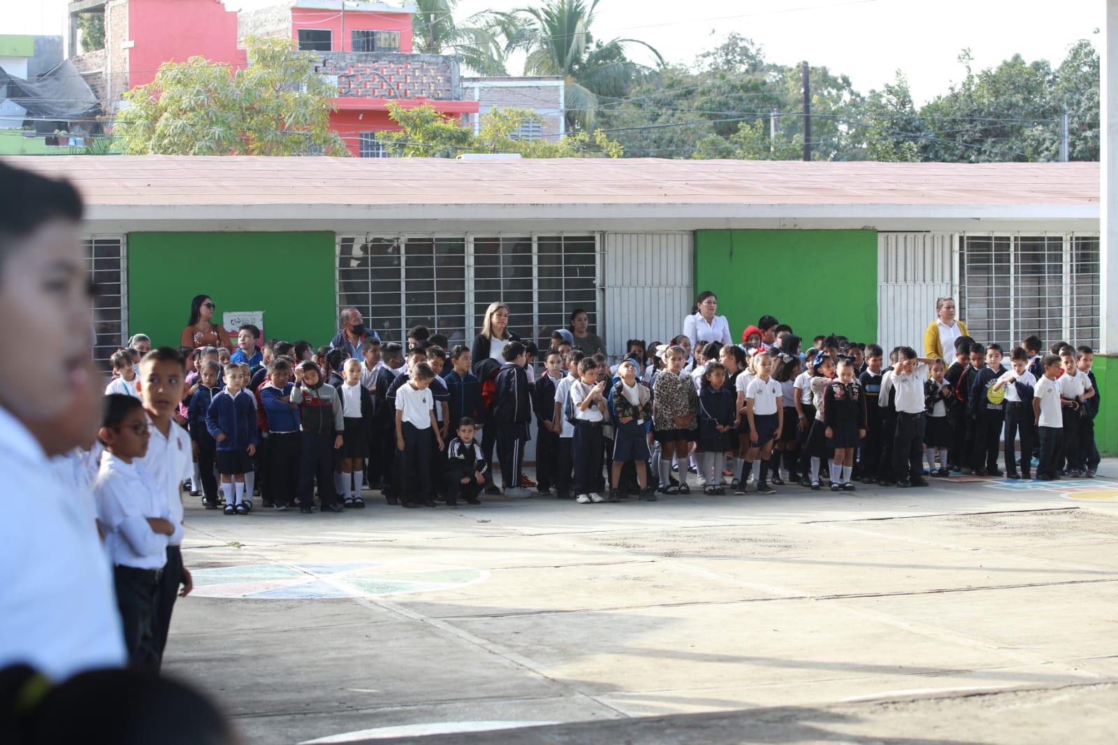 $!Apoyará Gobierno de Mazatlán en infraestructura a Primaria Leona Vicario: Alcalde