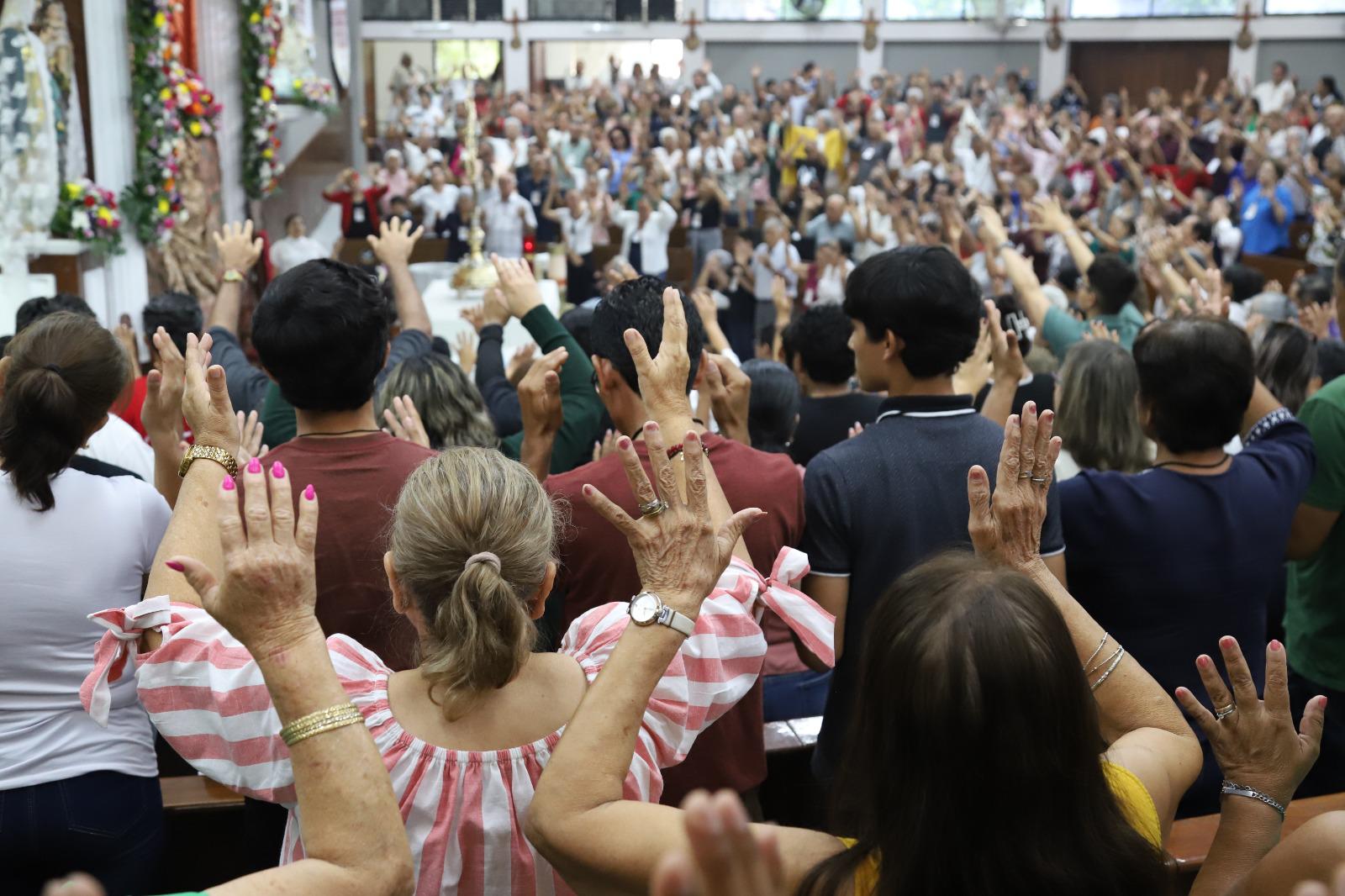 $!Manifiestan su fe cientos de creyentes en la Oración por los Enfermos del 29 Congreso Diocesano de Mazatlán
