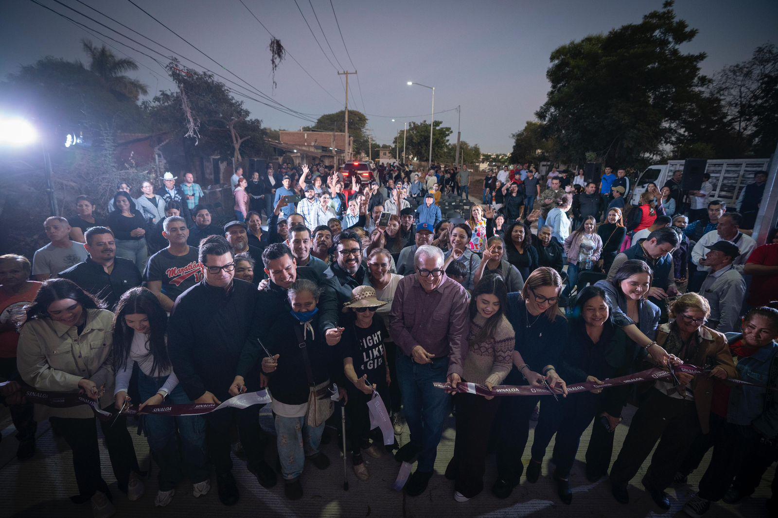 $!Entregan calle pavimentada en la colonia Las Cucas, en Culiacán
