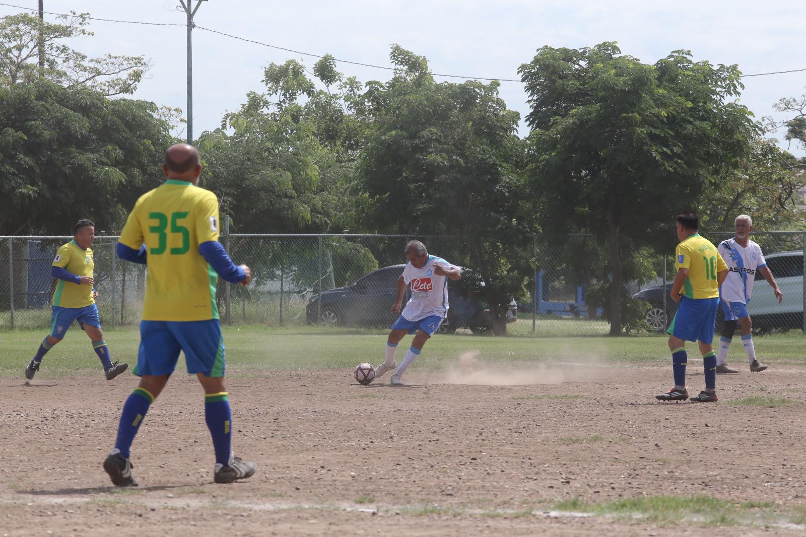 $!Oldies Yakama FC vence a Astros y se corona campeón de la Liga Platino en el Muralla