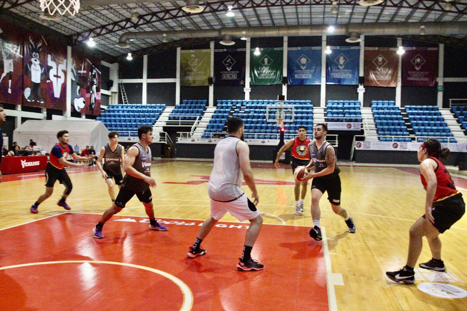 $!Venados Basketball afina detalles en encuentro amistoso ante equipo local