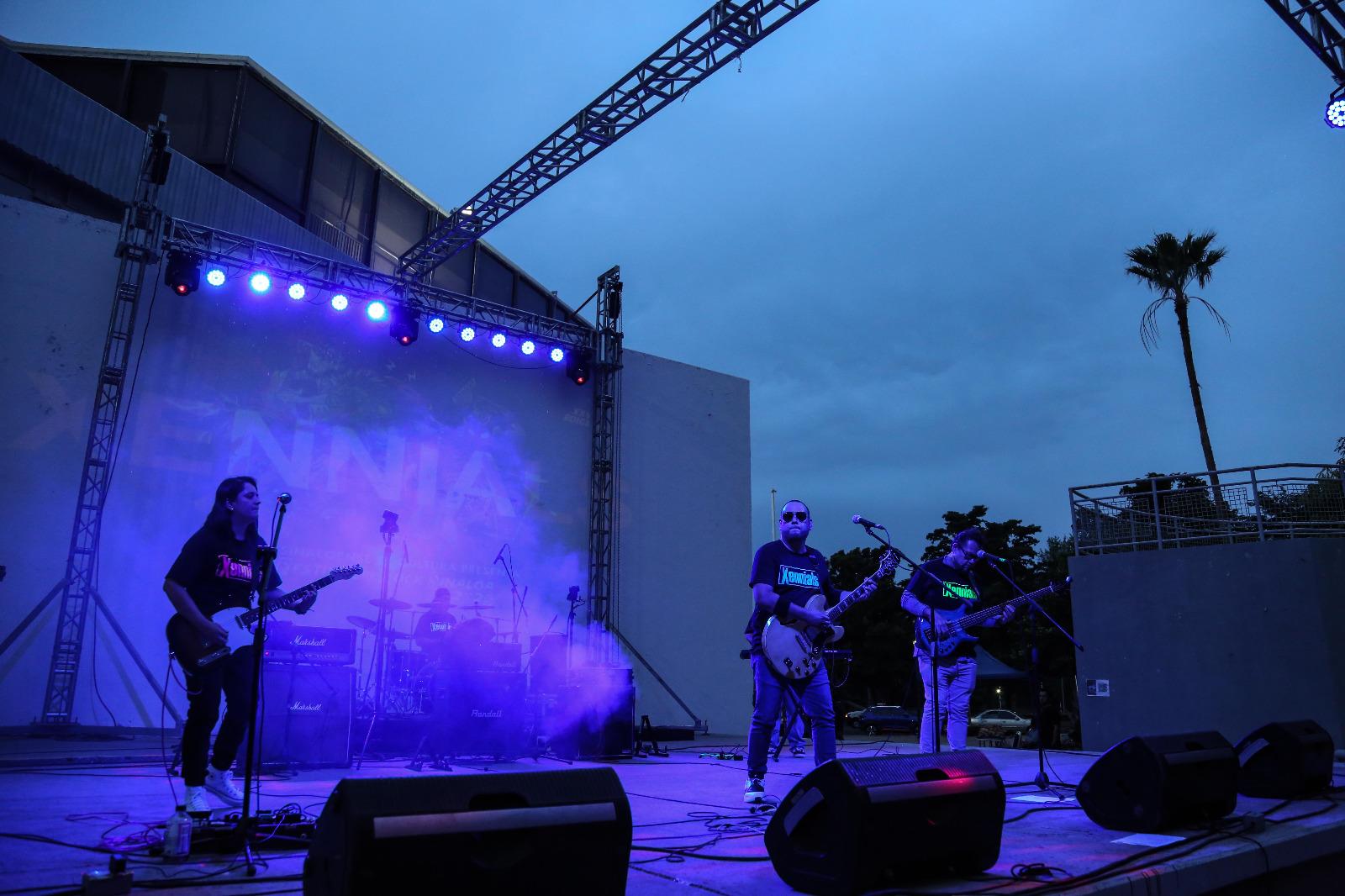 $!Xennials de Mazatlán, compartió su música.