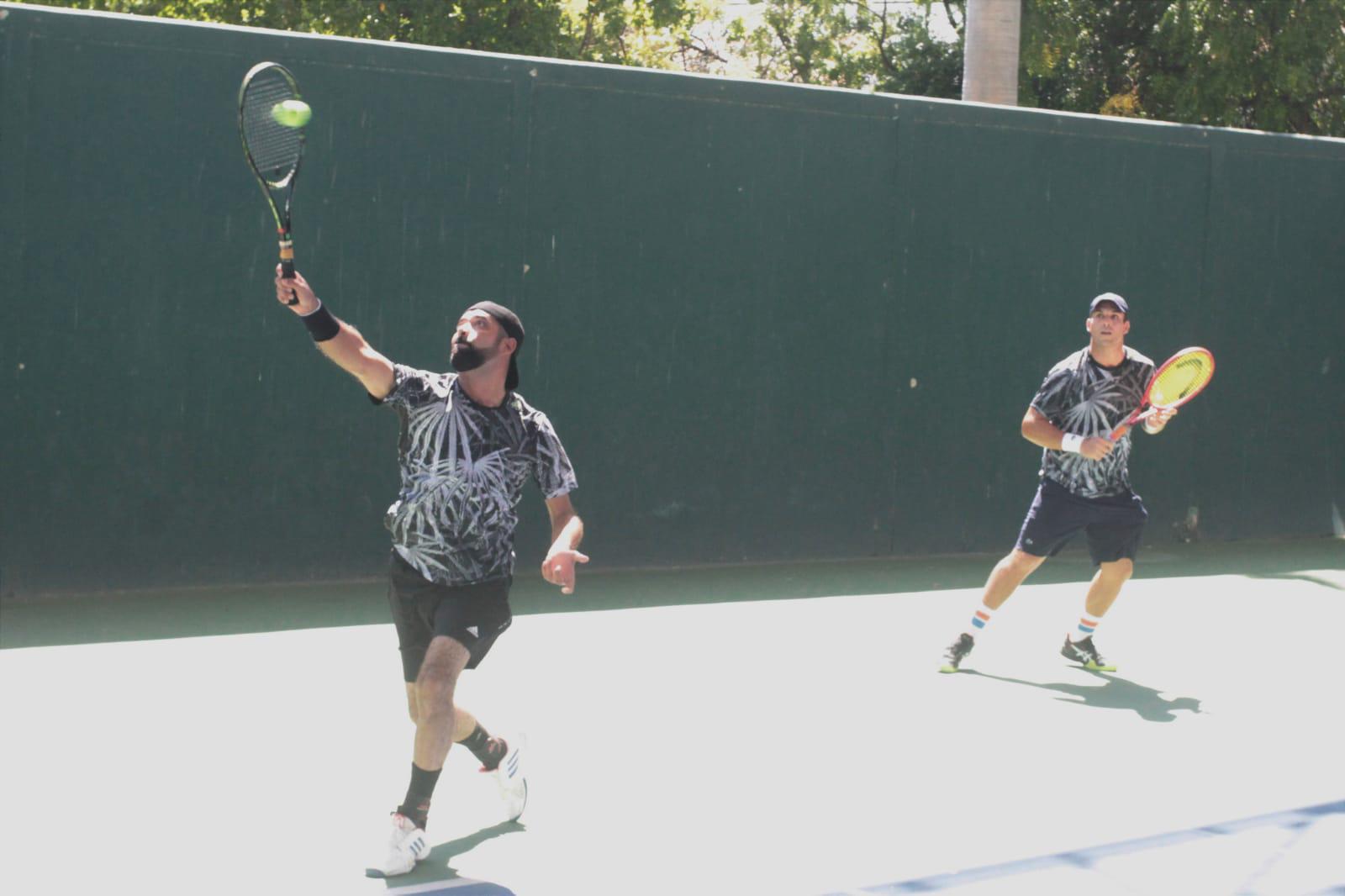$!Club Cardones domina Bajo Techo de Tenis Mazatlán Open 2022 en la rama varonil