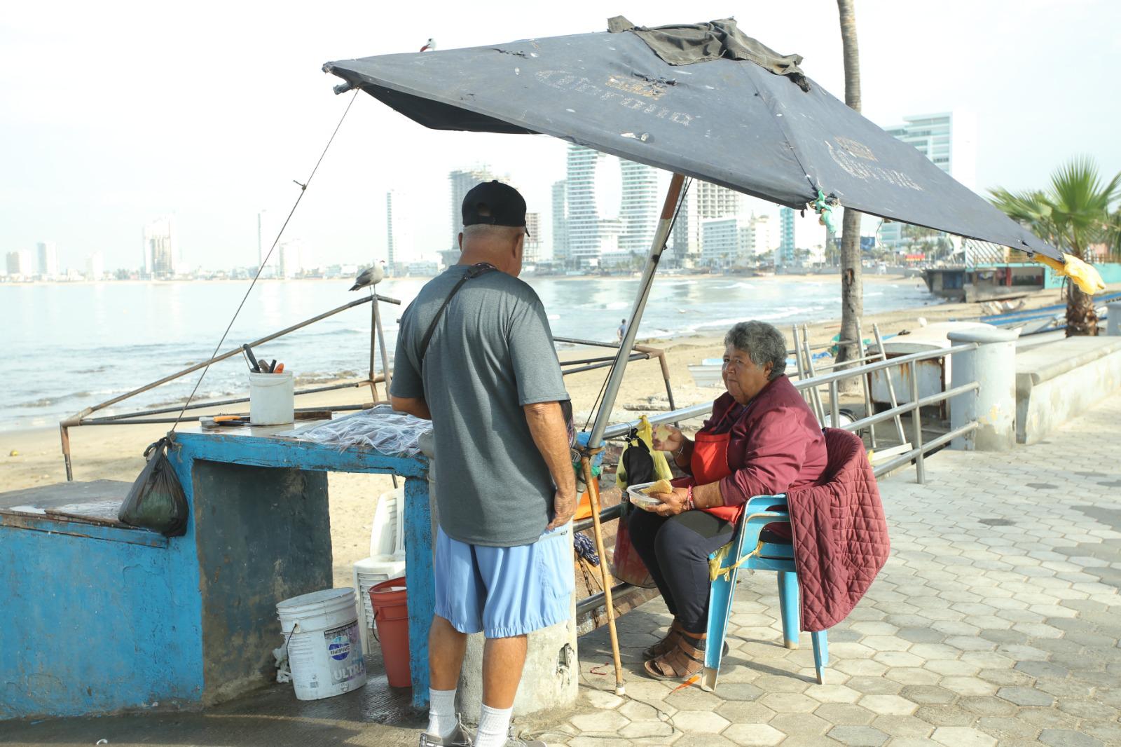 $!Reportan repunte en ventas de pescado en Playa Norte