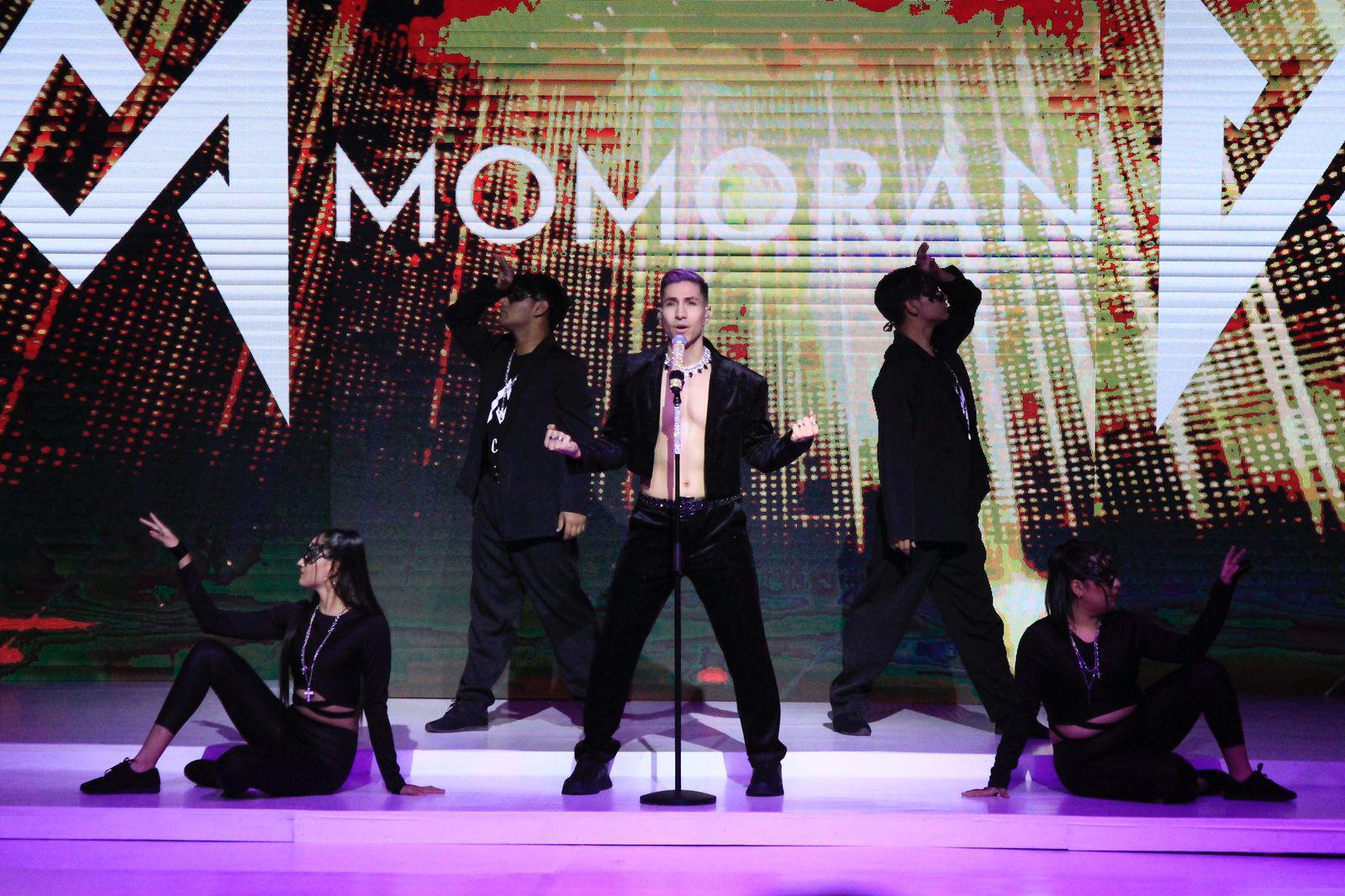 $!El cantante mazatleco Momorán puso el toque musical al evento.
