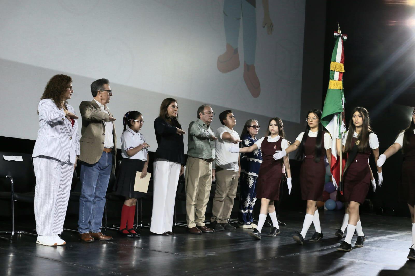 $!Premian a 54 estudiantes destacados en la XIII Olimpiada Estatal de Matemáticas en Sinaloa