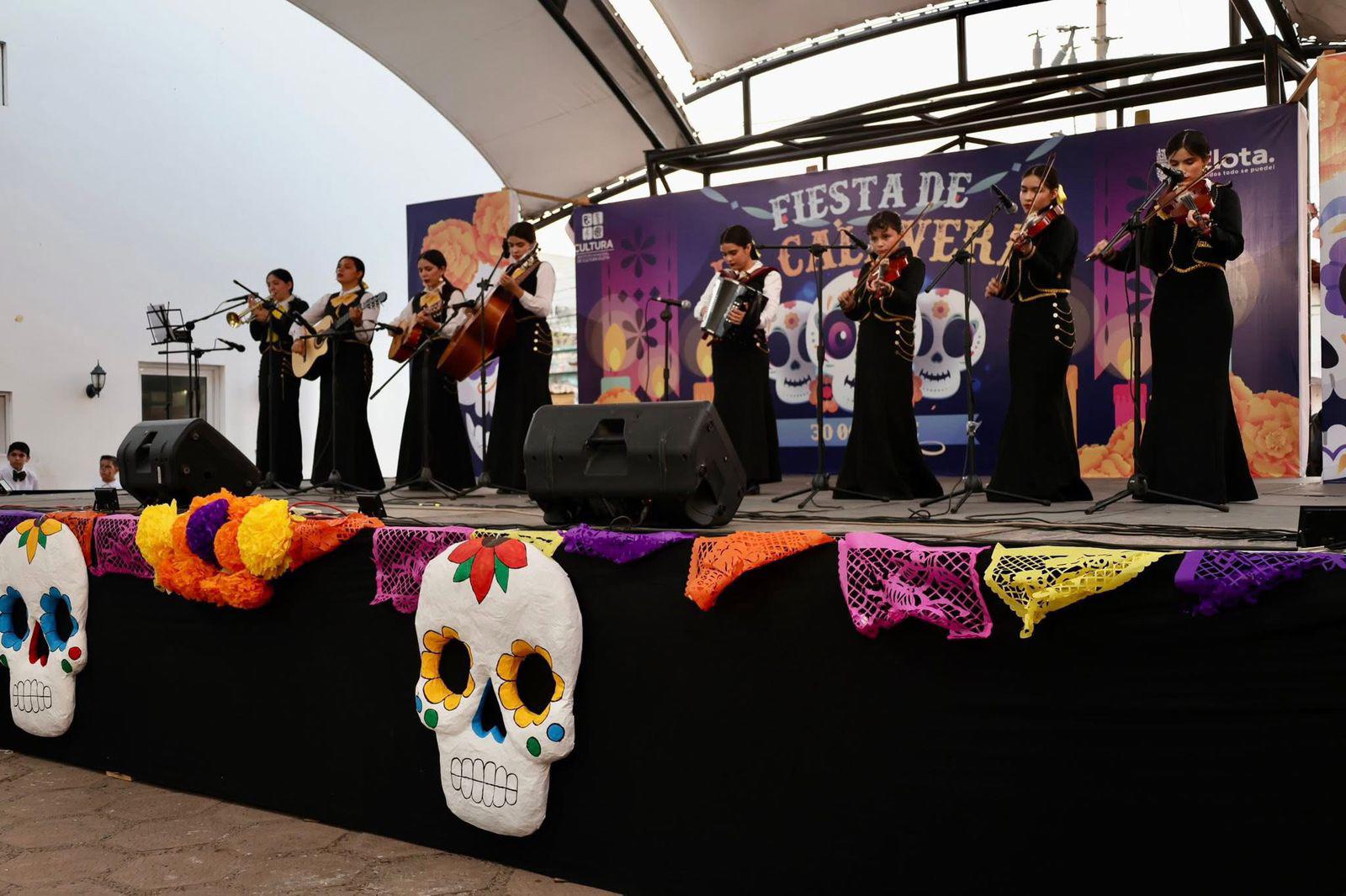 $!Elota celebra Día de Muertos con concurso de altares y festival