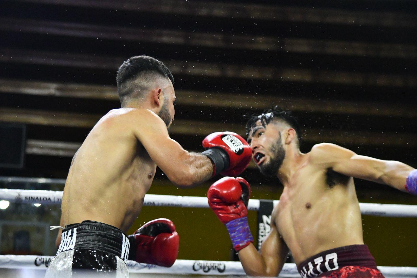 $!‘Veneno’ Aréchiga noquea en el séptimo asalto y enciende la noche de boxeo en Culiacán