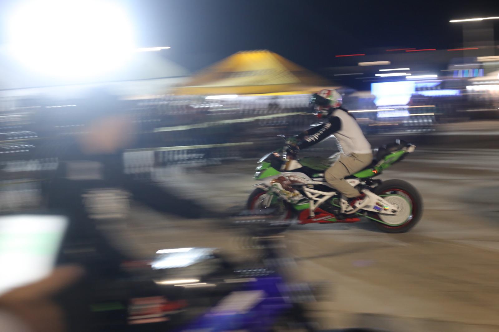 $!Muestran los ‘Locos Riders’ grandes acrobacias en la exhibición de Globo de la Muerte