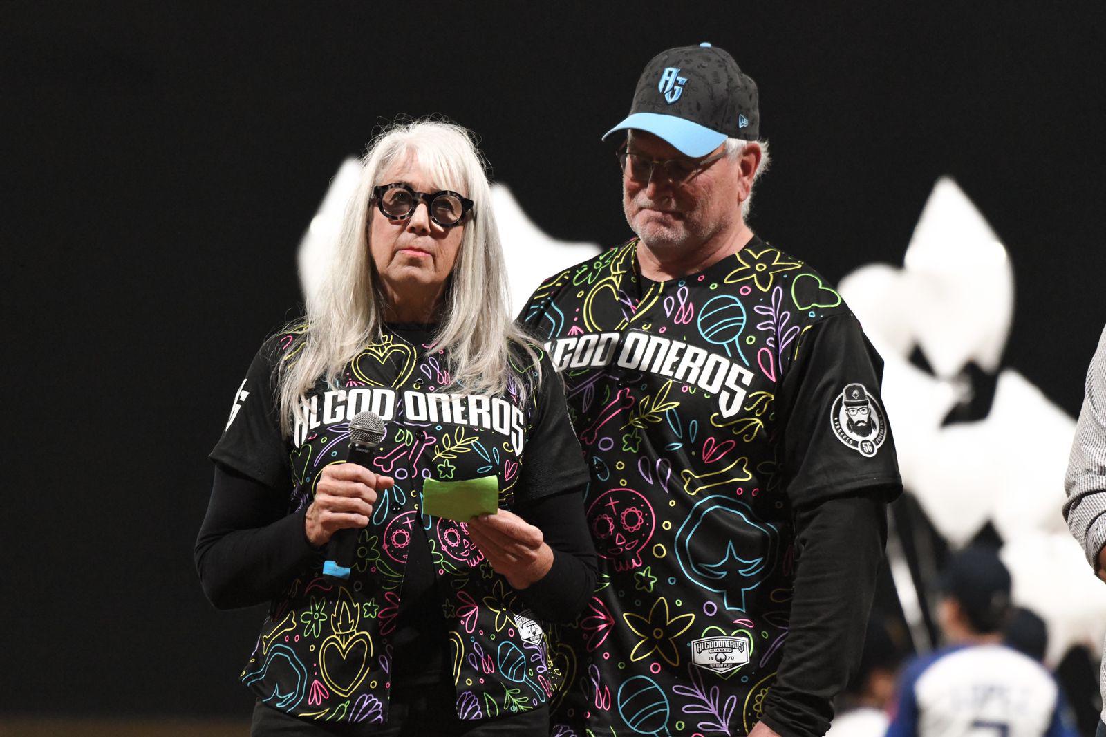 $!Triunfo de Yaquis no opaca homenaje a Pobereyko