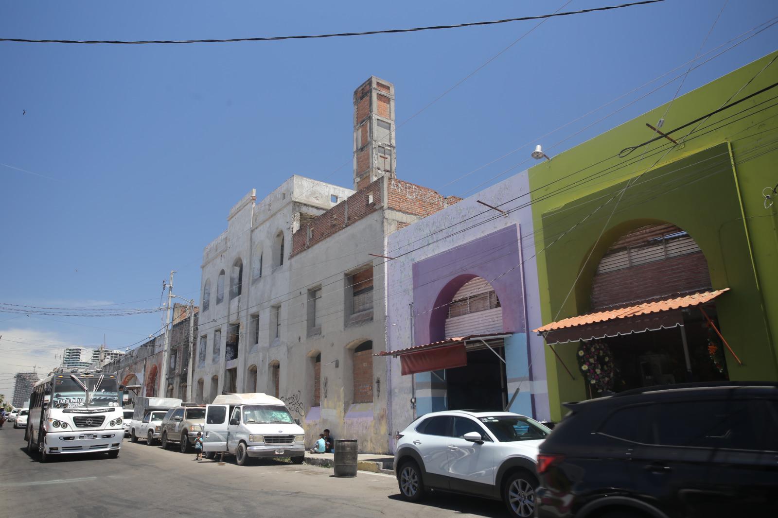 $!Solo daños materiales deja incendio en bodega del Mercado de las Flores durante el fin de semana